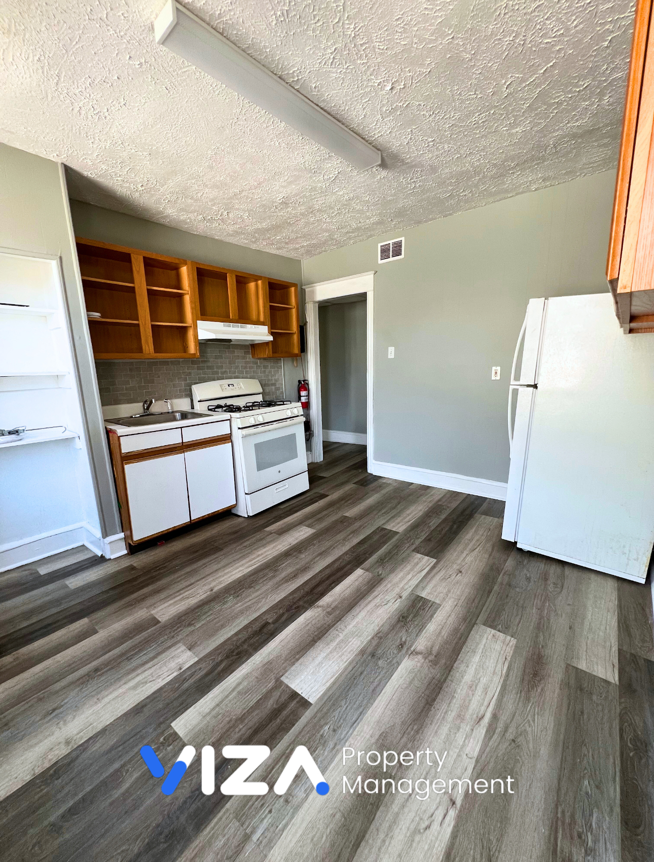 456 South Broadway - 2